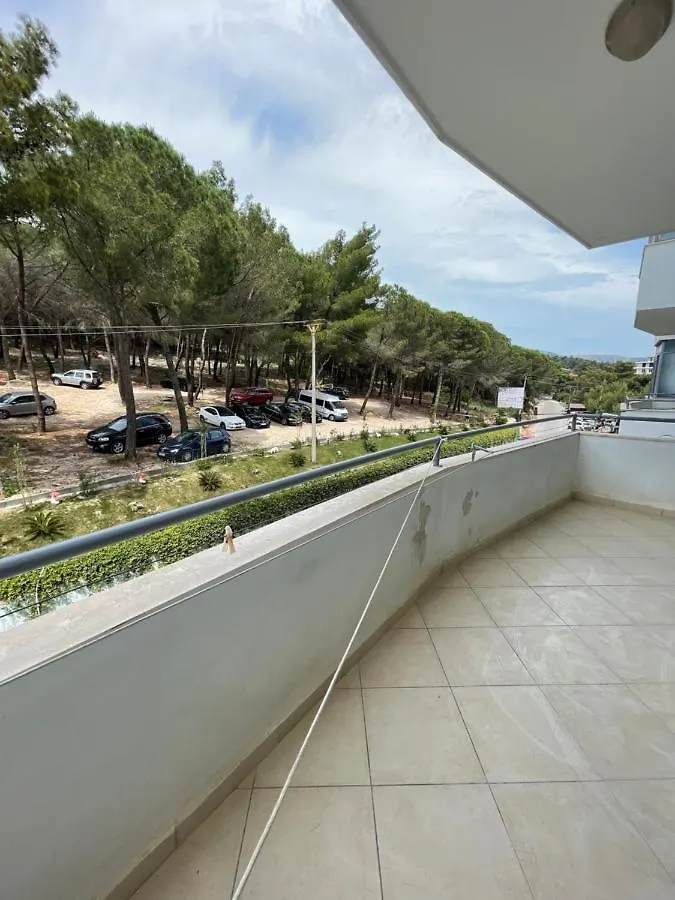 Beach House Rana E Hedhun Daire Margjonaj